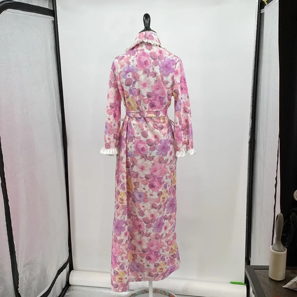 Vintage Loungees Robe Womens Sz Medium Pink Purple Floral 3/4 Sleeve Ruffle Trim - Picture 5 of 10